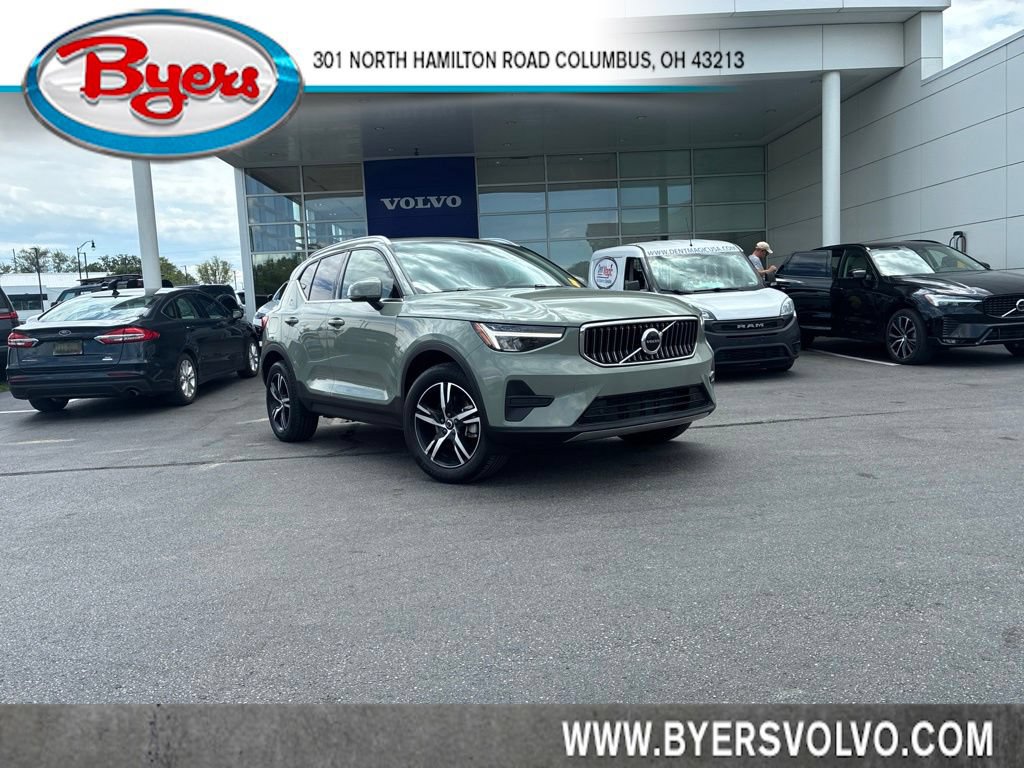 Used 2024 Volvo XC40 B5 Core