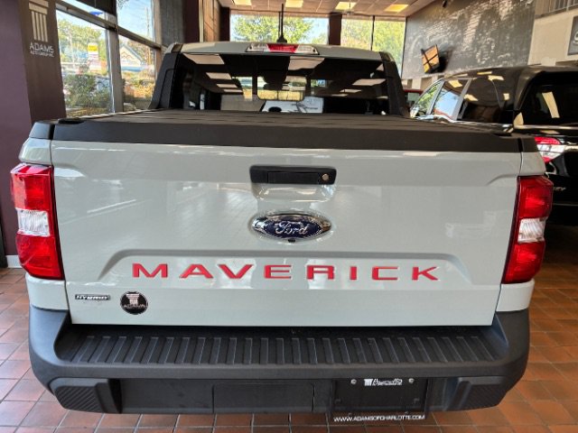 Used 2023 Ford Maverick Lariat FWD image 11