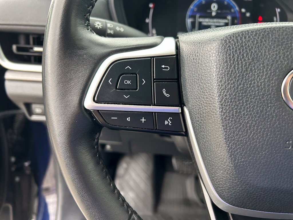 Used 2025 Toyota Grand Highlander AWD image 13