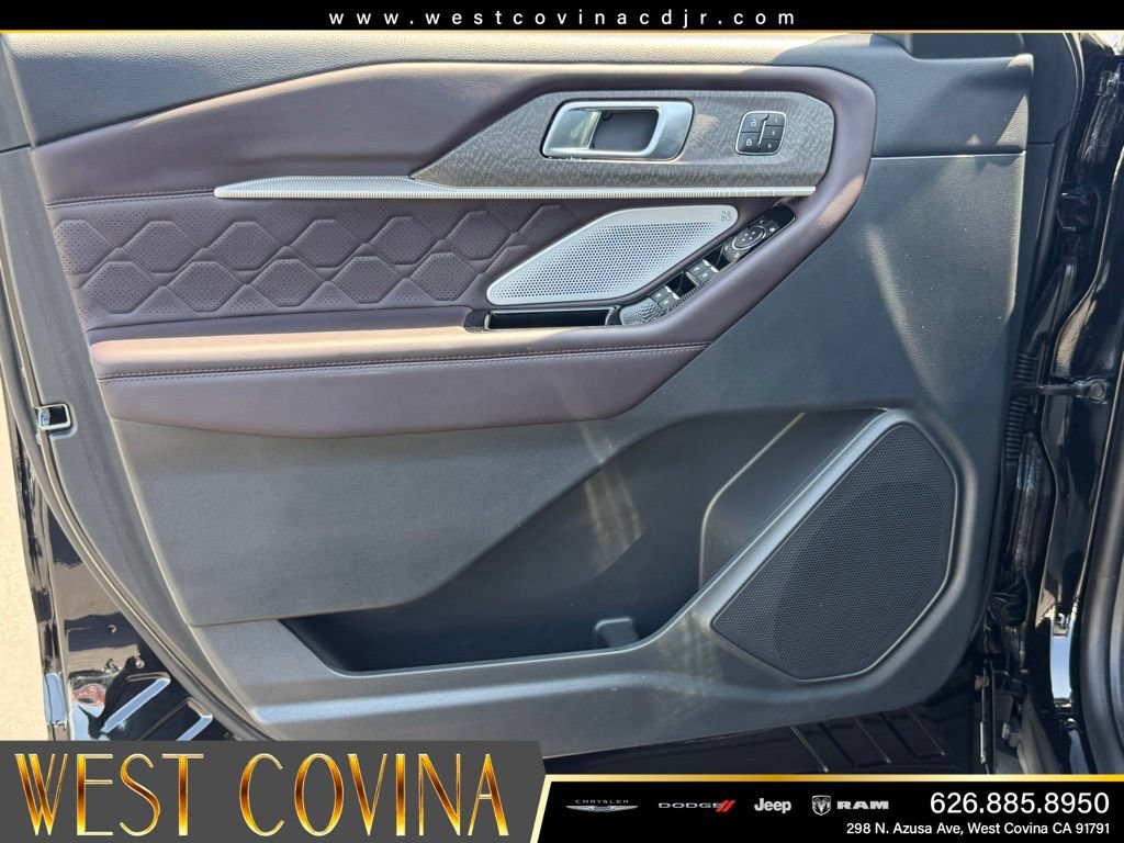 Used 2025 Ford Explorer Platinum w/ LUX Leather Package AWD/4WD image 20