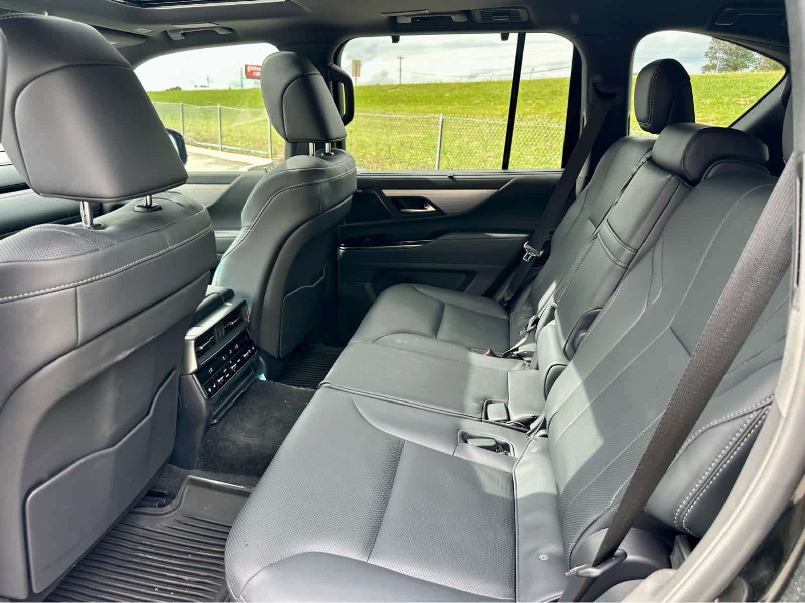 Used 2026 Lexus LX 700h F Sport AWD/4WD image 12