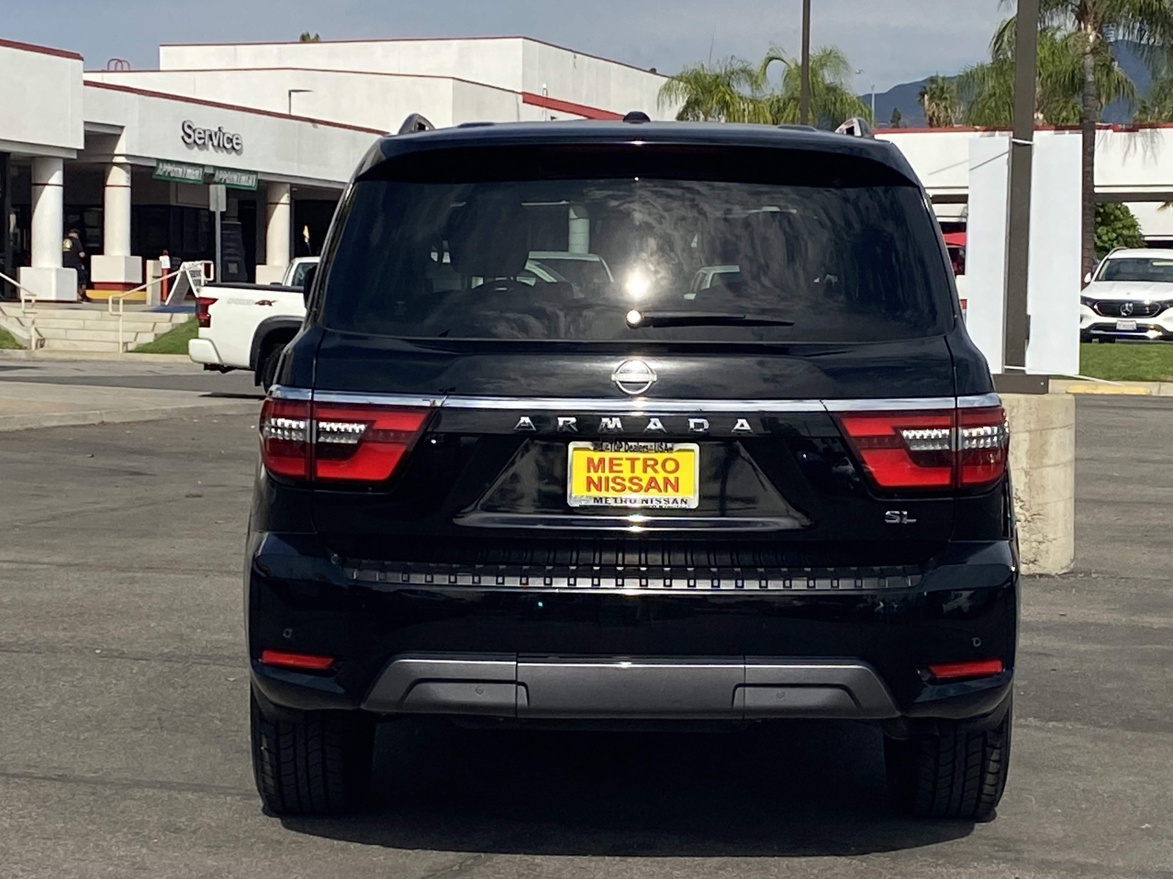 Used 2023 Nissan Armada SL image 4