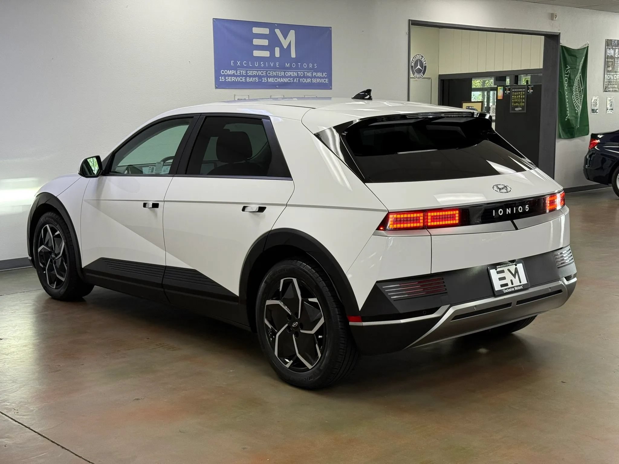 Used 2024 Hyundai Ioniq 5 SE RWD image 5