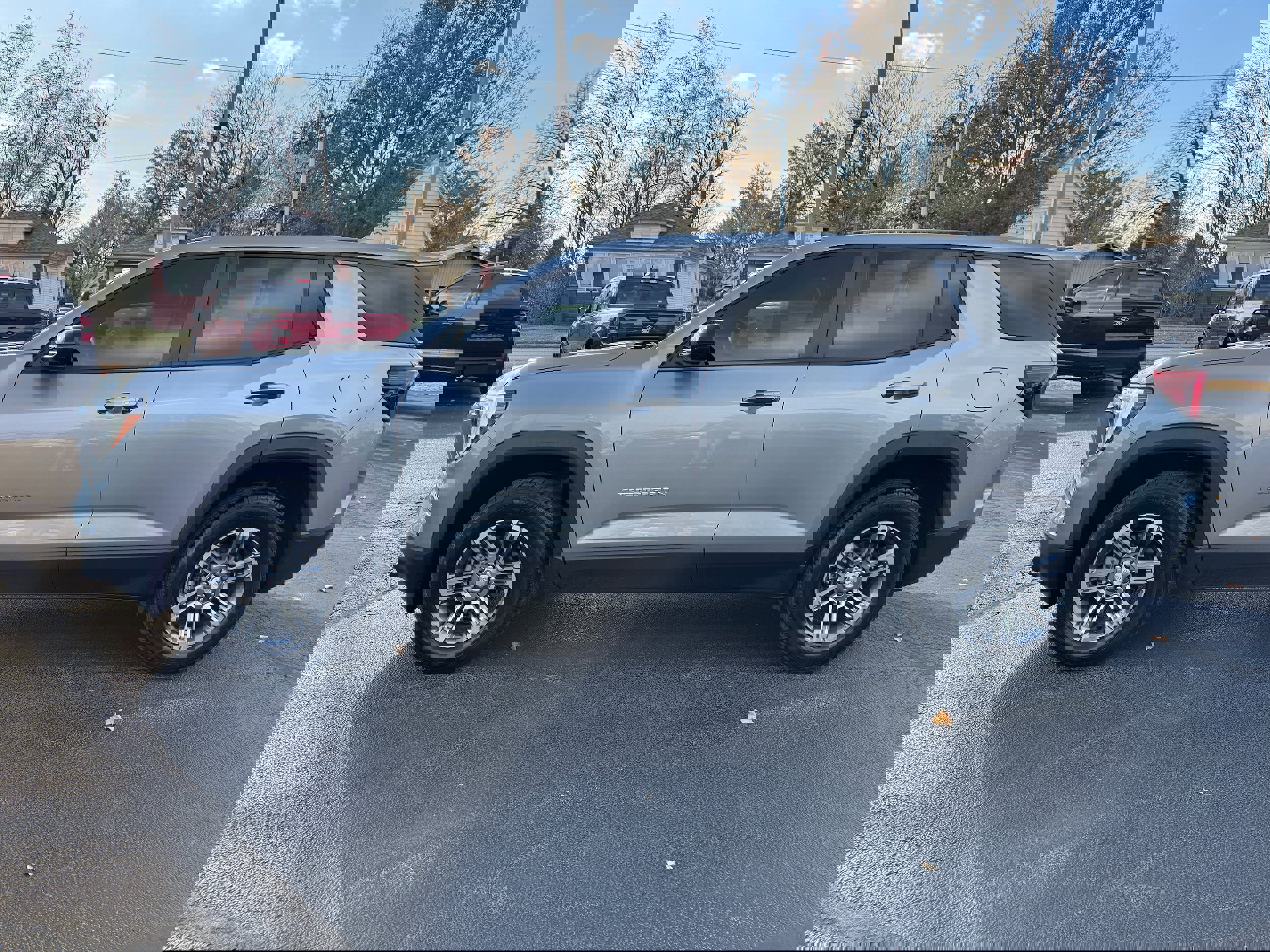 Used 2026 GMC Terrain Elevation image 4