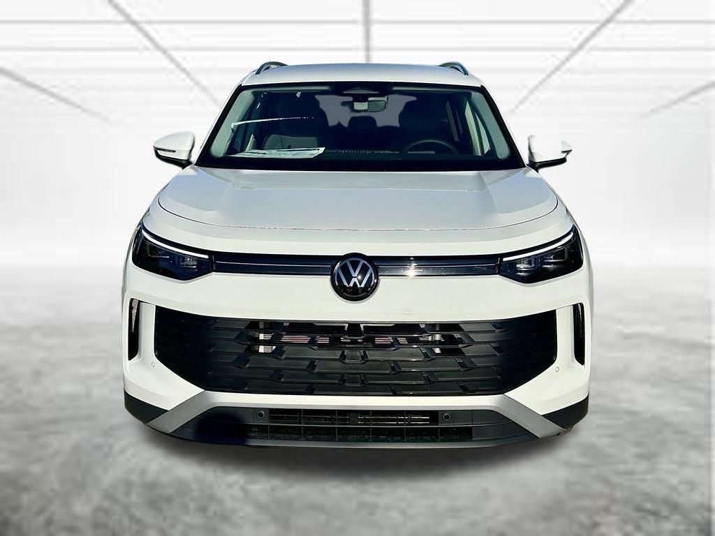 New 2026 Volkswagen Tiguan SE FWD image 2