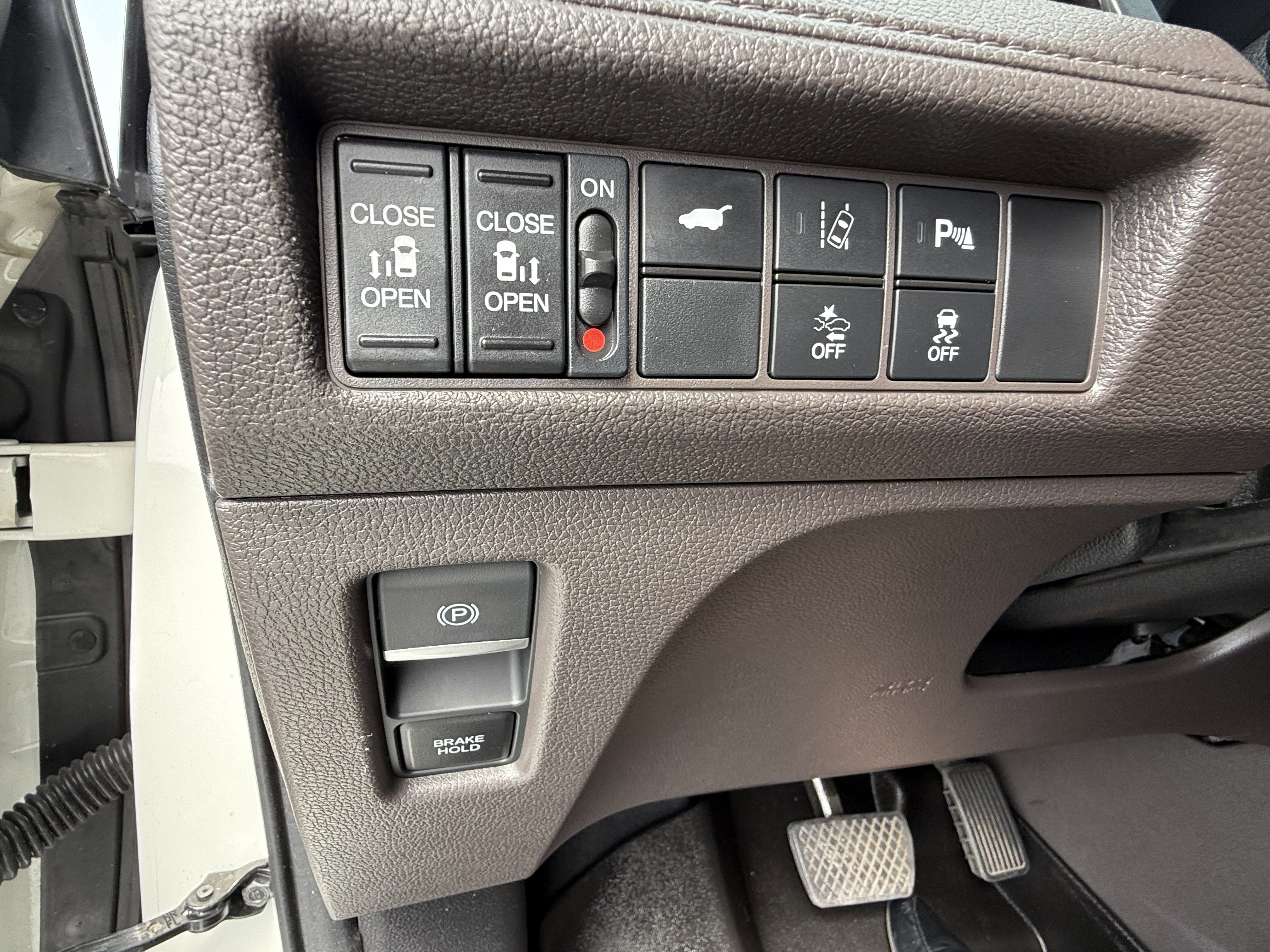 Used 2018 Honda Odyssey Elite image 14