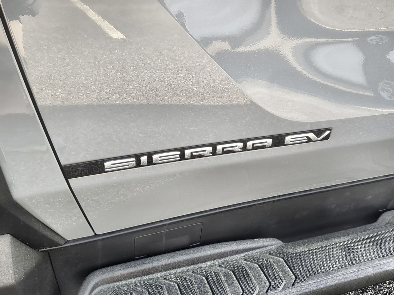 Used 2026 GMC Sierra EV Elevation image 30