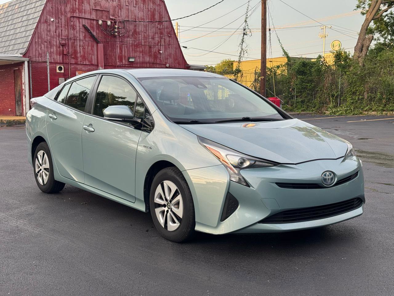Used 2017 Toyota Prius Three FWD image 2