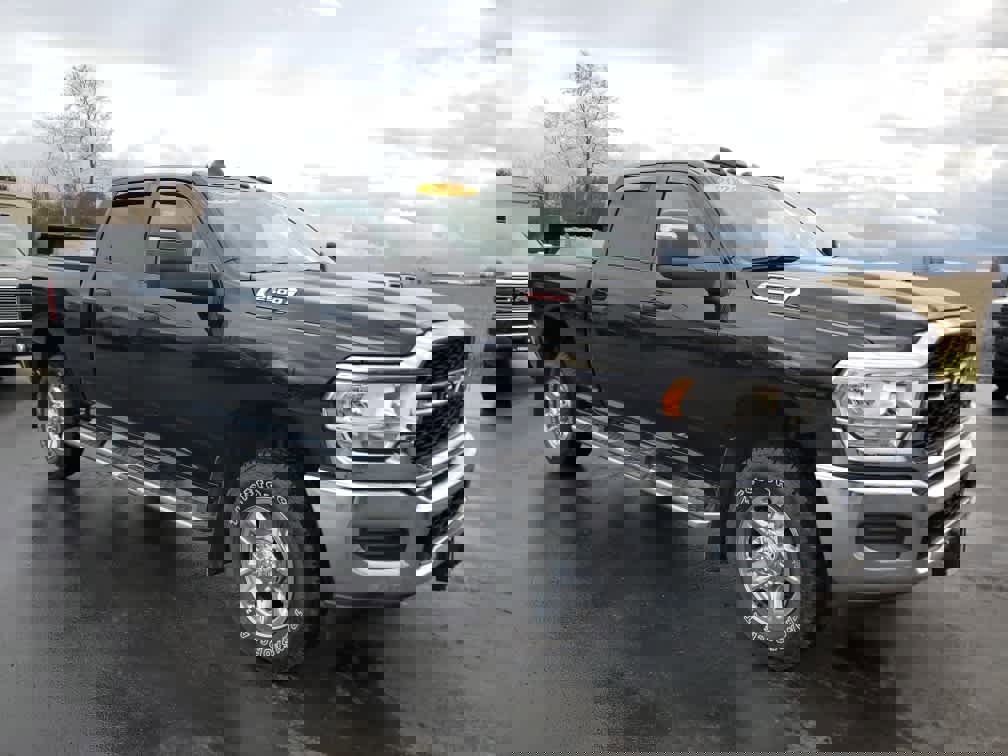 Used 2024 RAM 2500 Tradesman w/ Chrome Appearance Group image 7