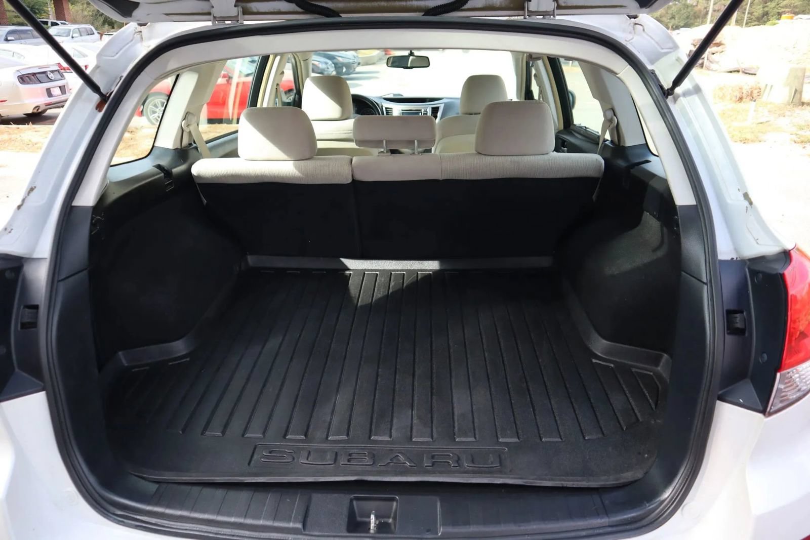 Used 2014 Subaru Outback 2.5i AWD/4WD image 13