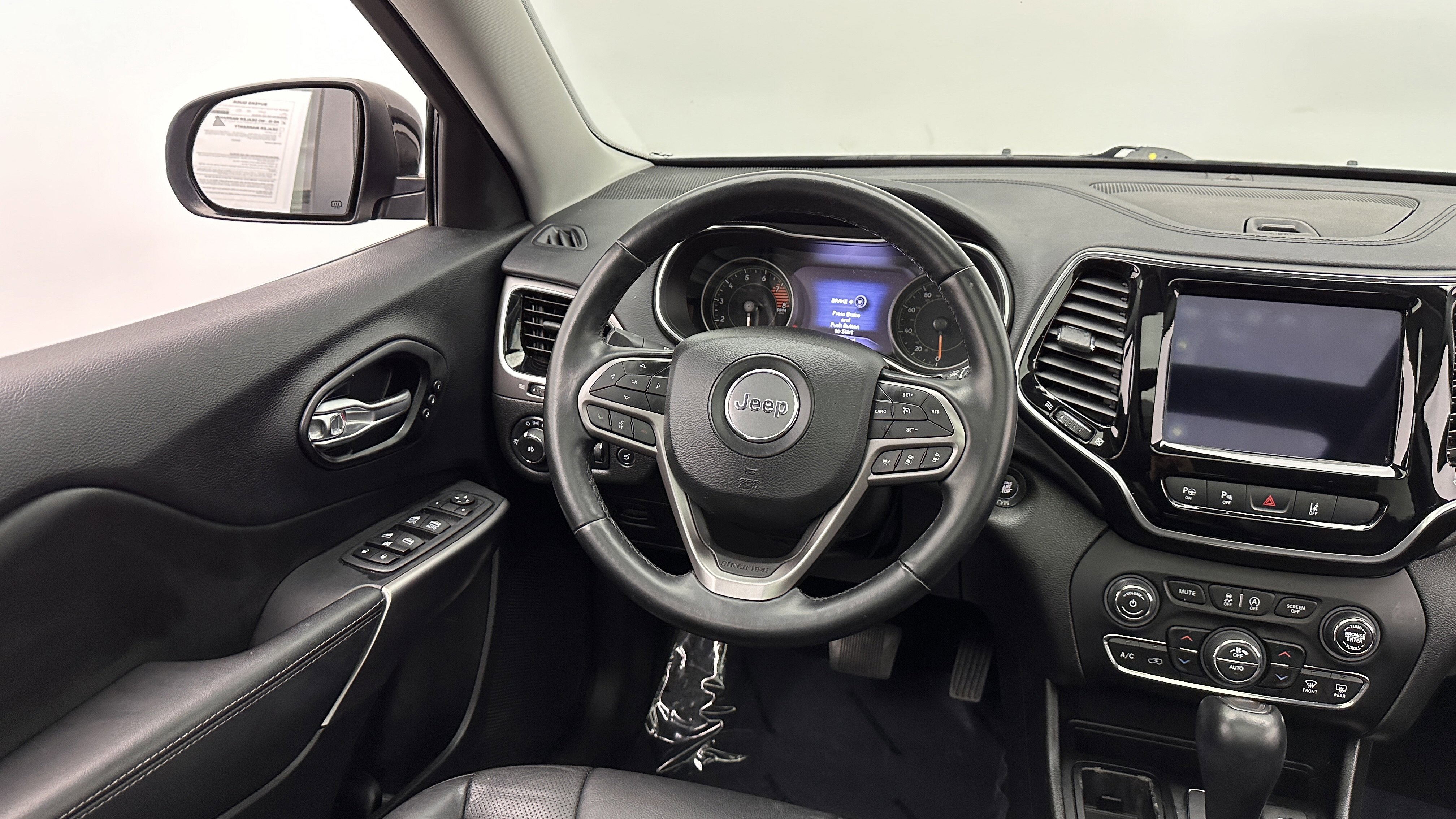 Used 2021 Jeep Cherokee Limited FWD image 28