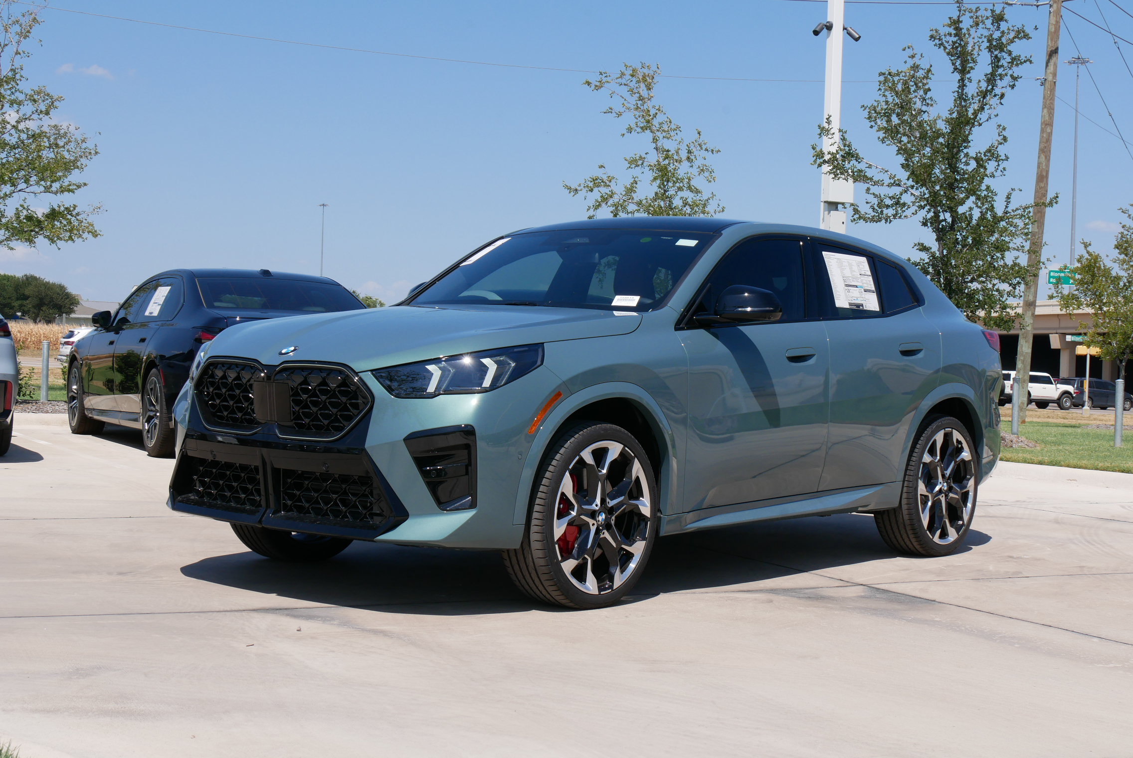 New 2026 BMW X2 xDrive28i w/ Technology Package AWD/4WD image 3