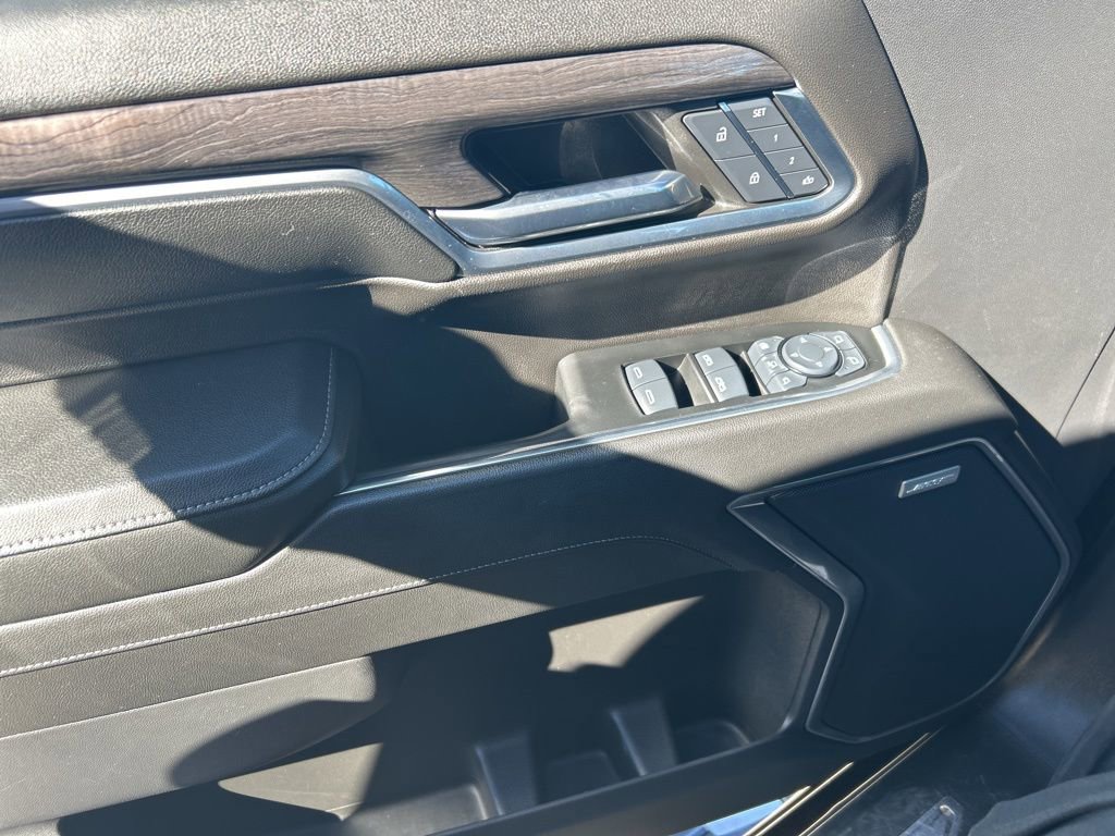 Used 2024 Chevrolet Silverado 2500 LTZ w/ LTZ Convenience Package image 21