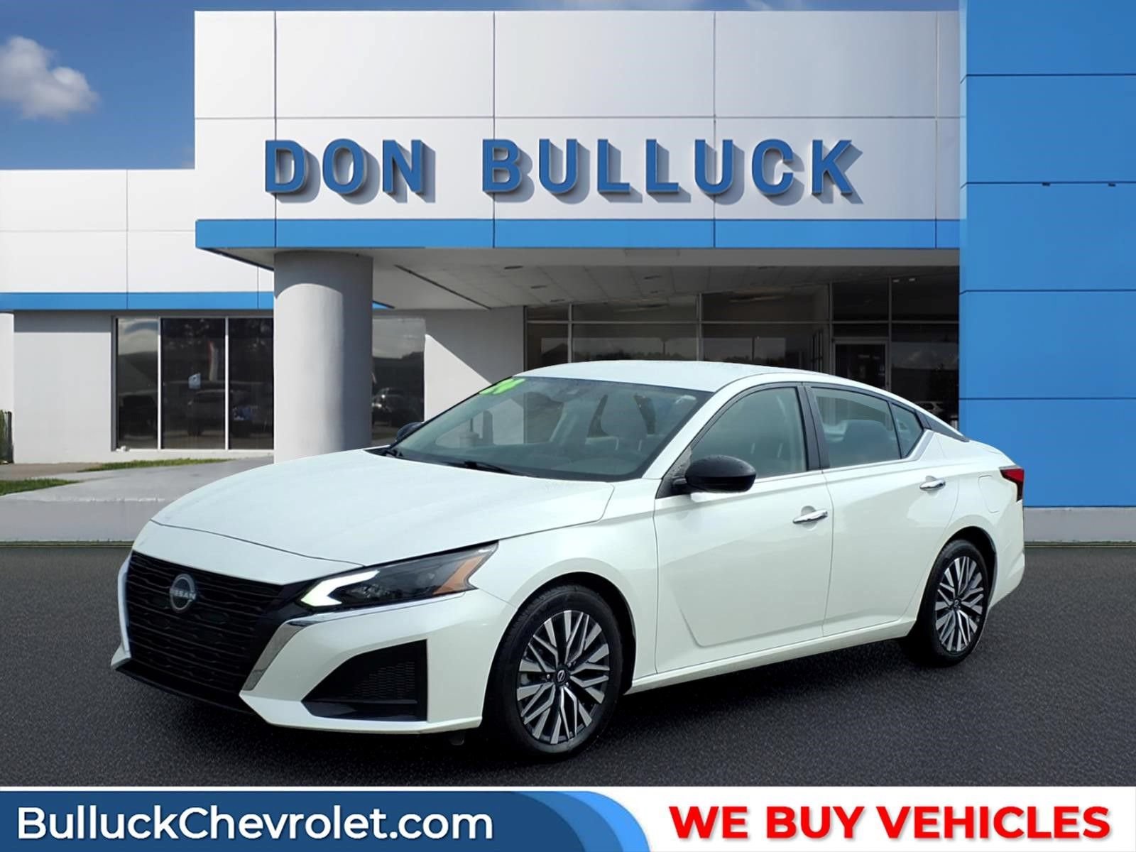 Used 2024 Nissan Altima 2.5 SV FWD image 1