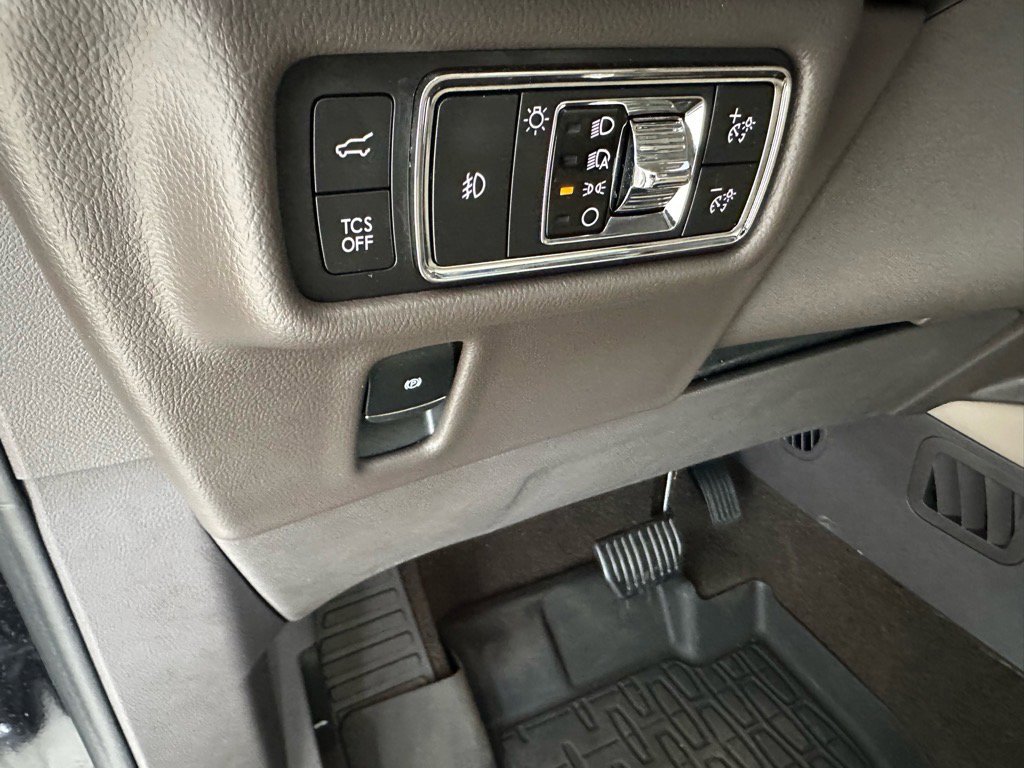 Used 2022 Lincoln Nautilus Reserve w/ Equipment Group 202A image 36