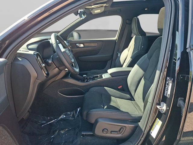 Used 2023 Volvo XC40 Recharge Plus AWD/4WD image 15