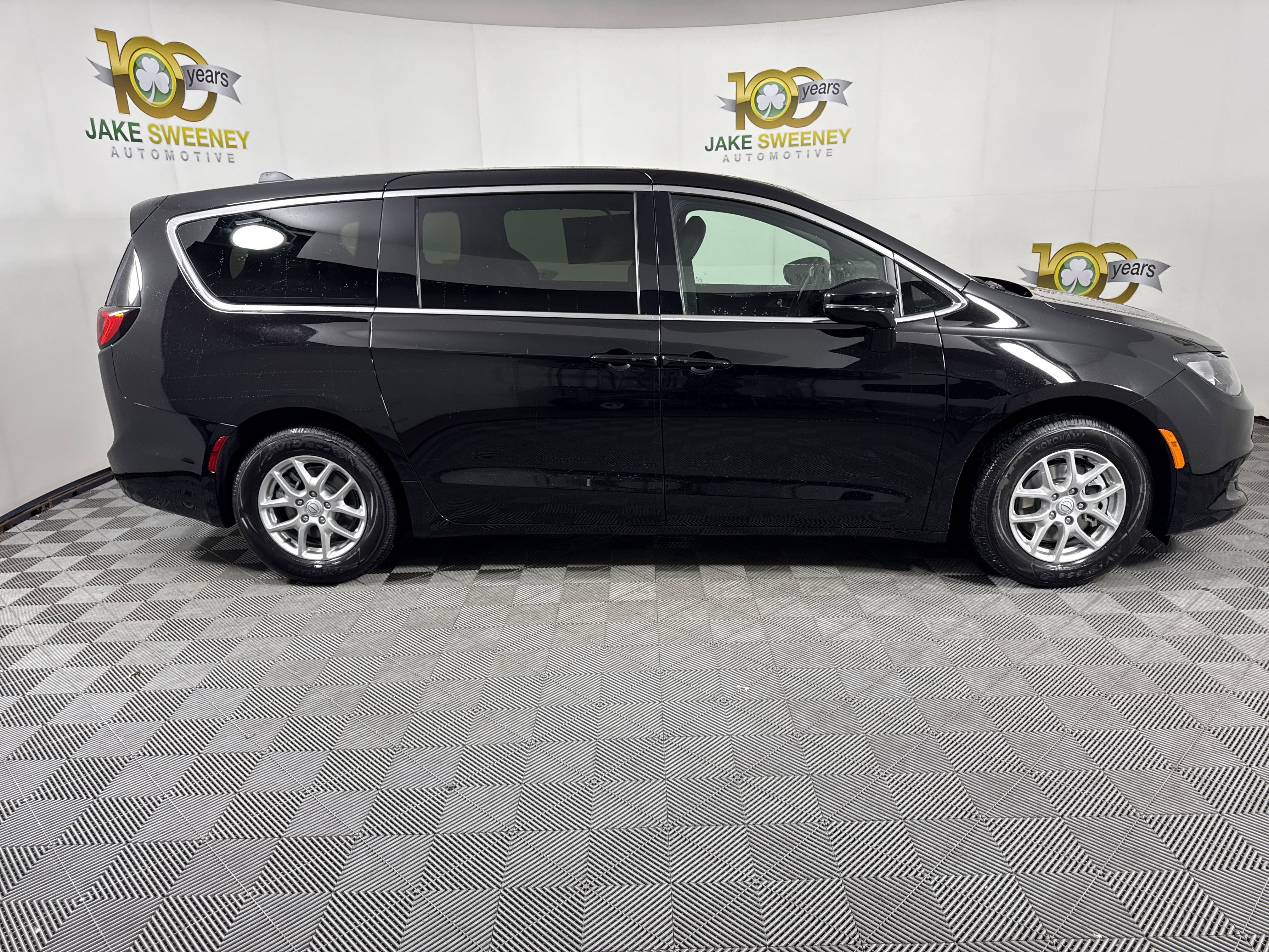 New 2026 Chrysler Voyager LX FWD image 11