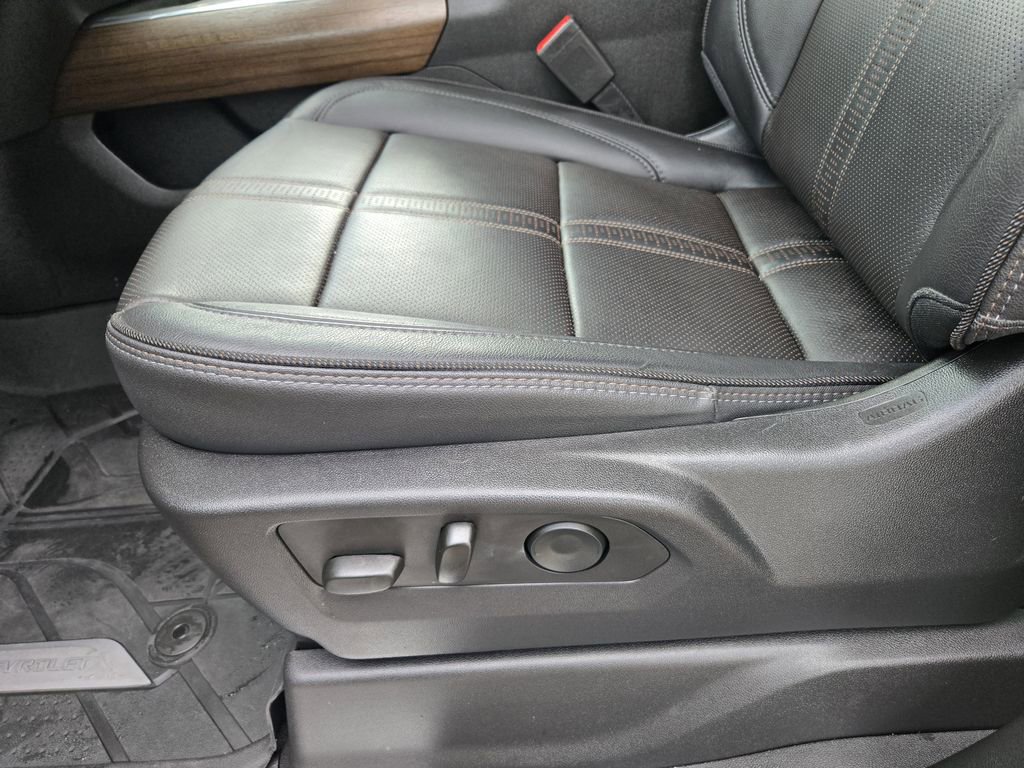 Used 2023 Chevrolet Silverado 1500 High Country w/ Technology Package image 21