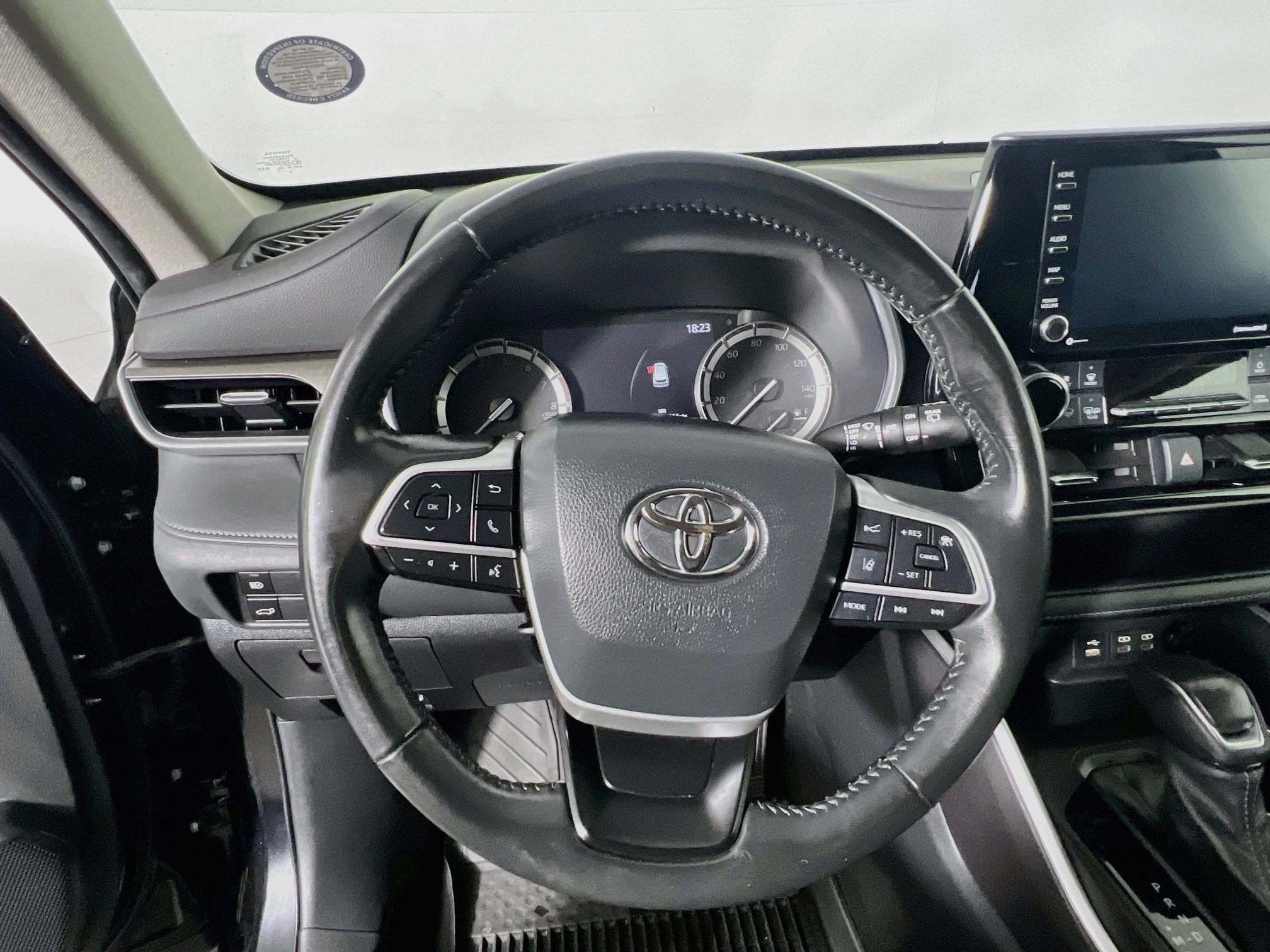 Used 2022 Toyota Highlander XLE FWD image 17