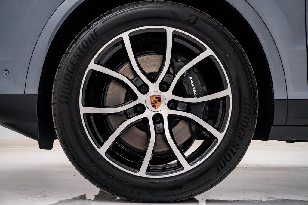 New 2026 Porsche Cayenne image 13