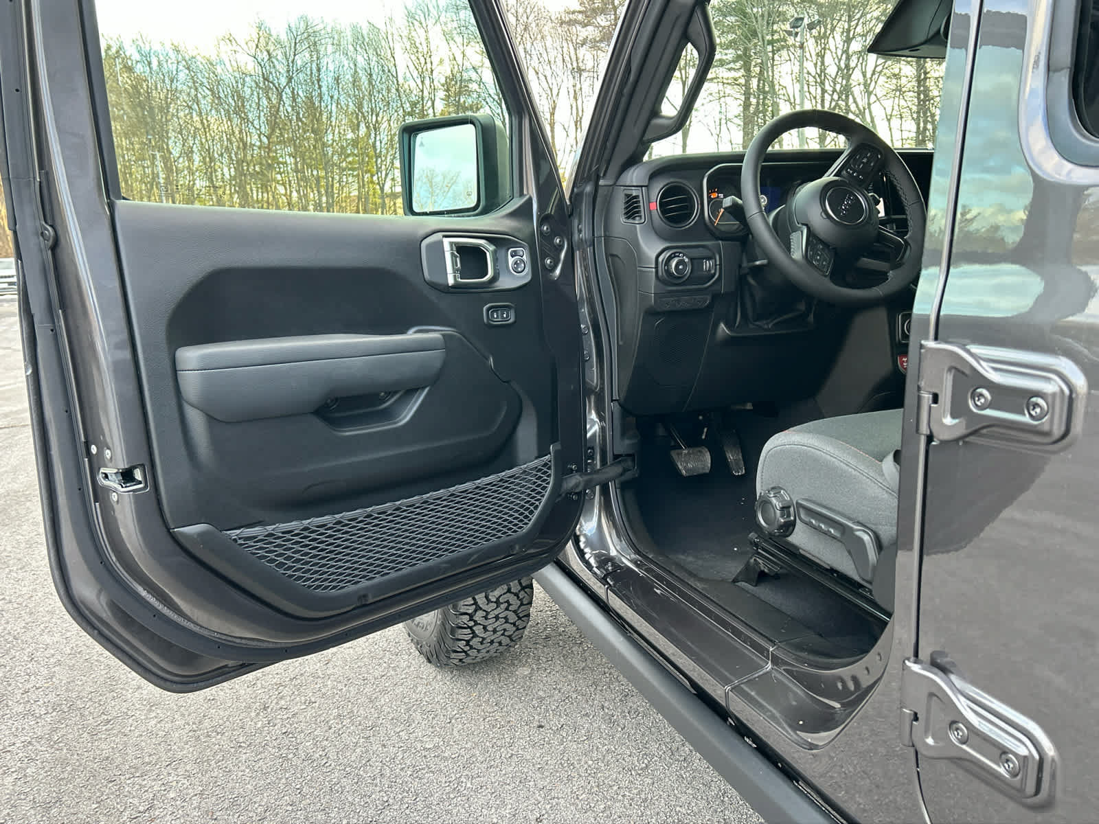 New 2026 Jeep Wrangler Unlimited Rubicon w/ Safety Group AWD/4WD image 22