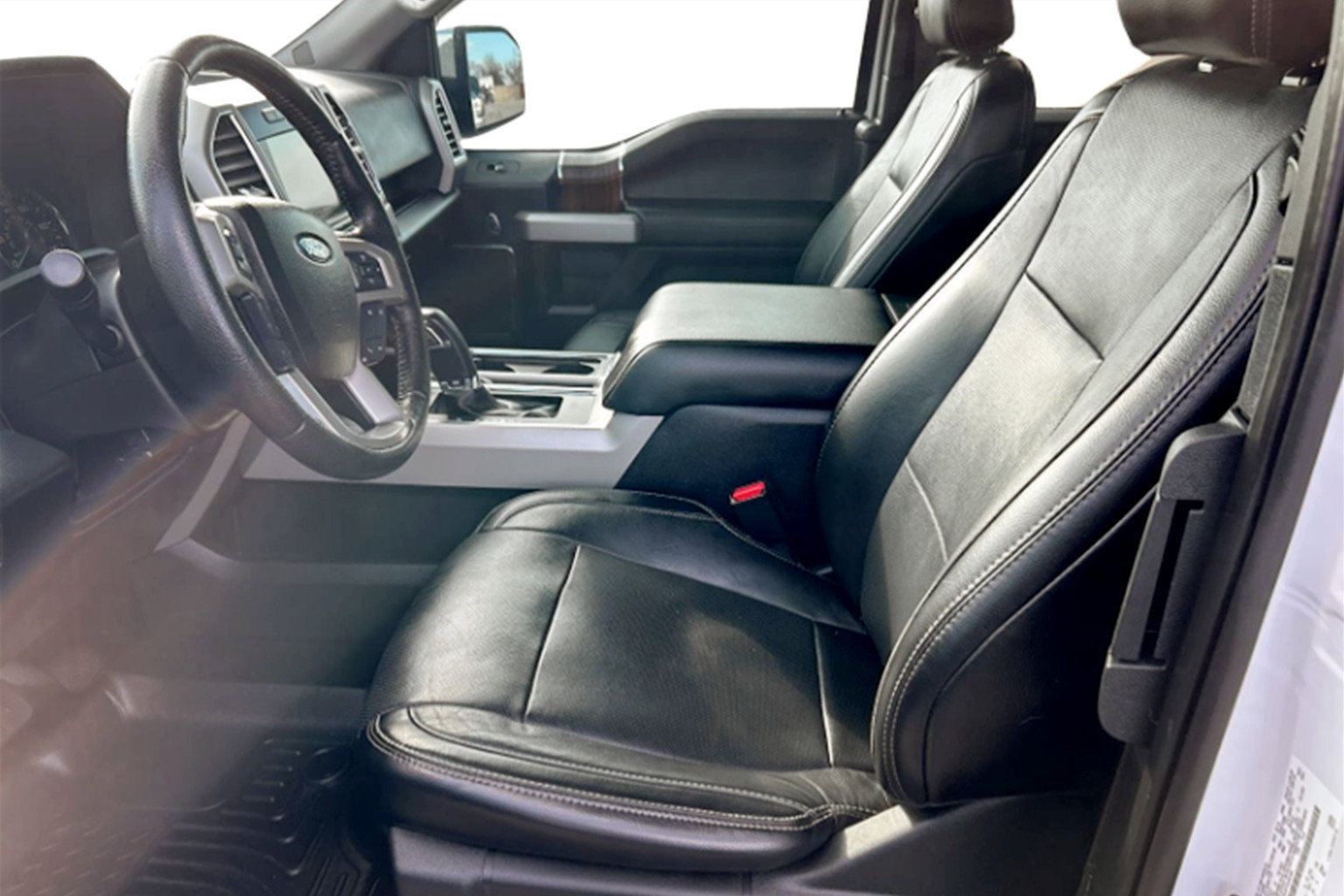 Used 2016 Ford F150 Lariat image 11