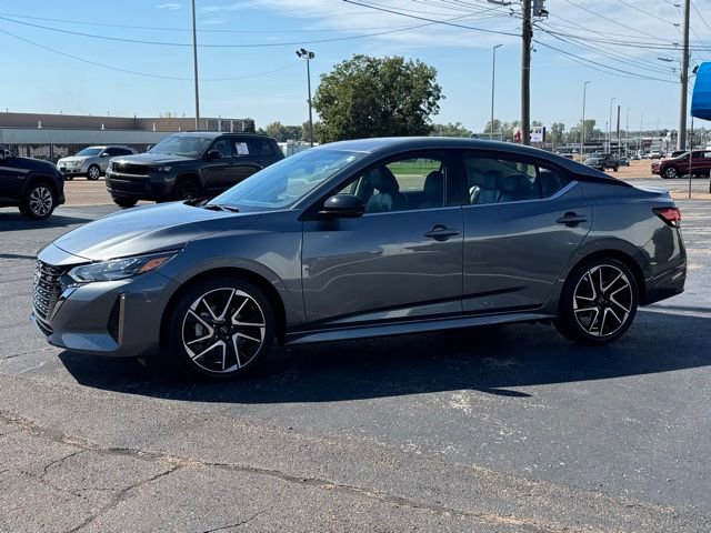 Used 2024 Nissan Sentra SR w/ SR Premium Package image 3