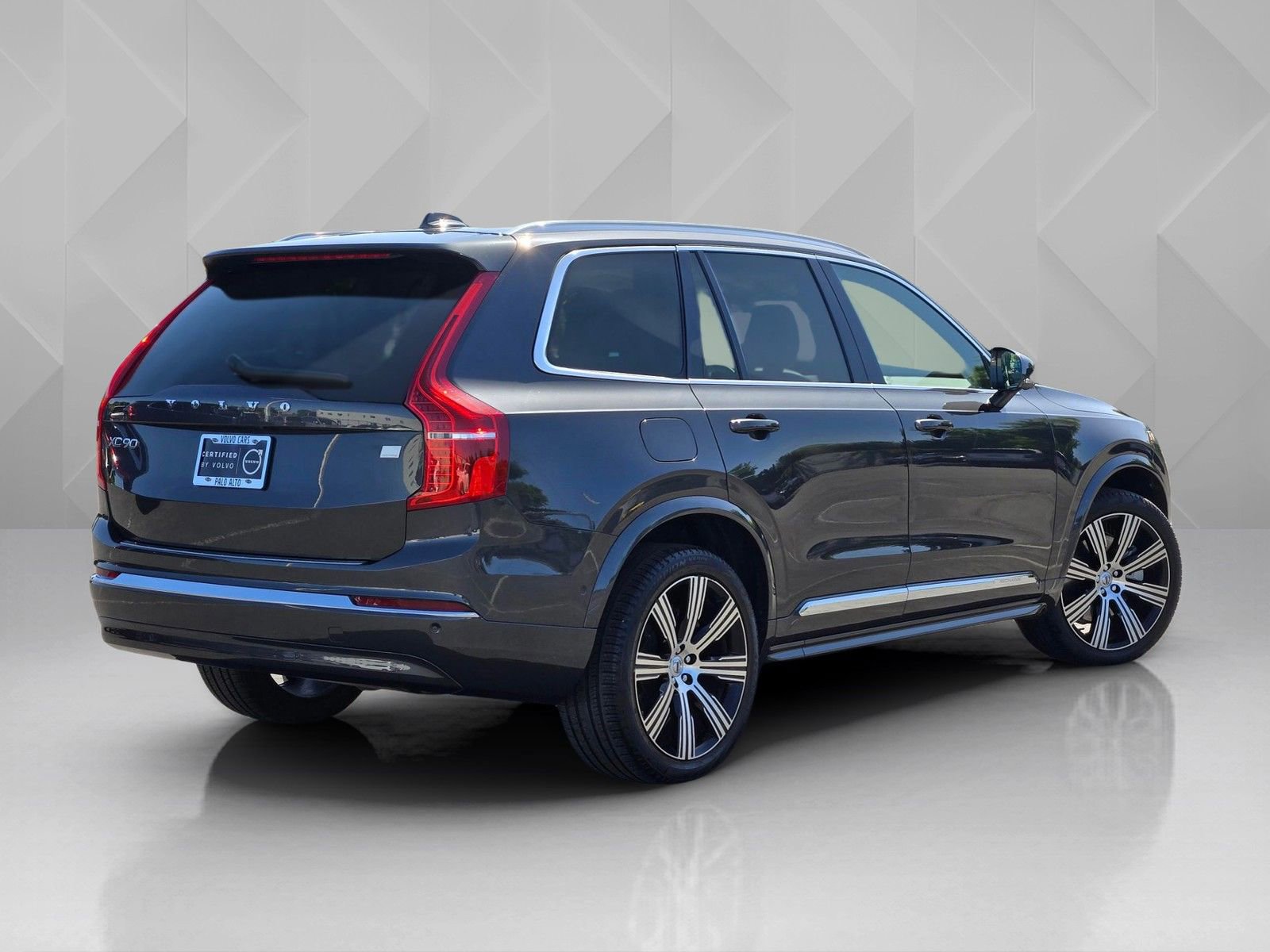 Used 2024 Volvo XC90 T8 Plus w/ Protection Package Premier AWD/4WD image 6