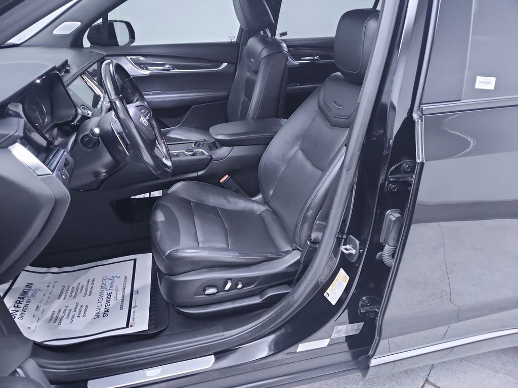 Used 2021 Cadillac XT6 Sport w/ LPO, Floor Liner Package AWD/4WD image 11