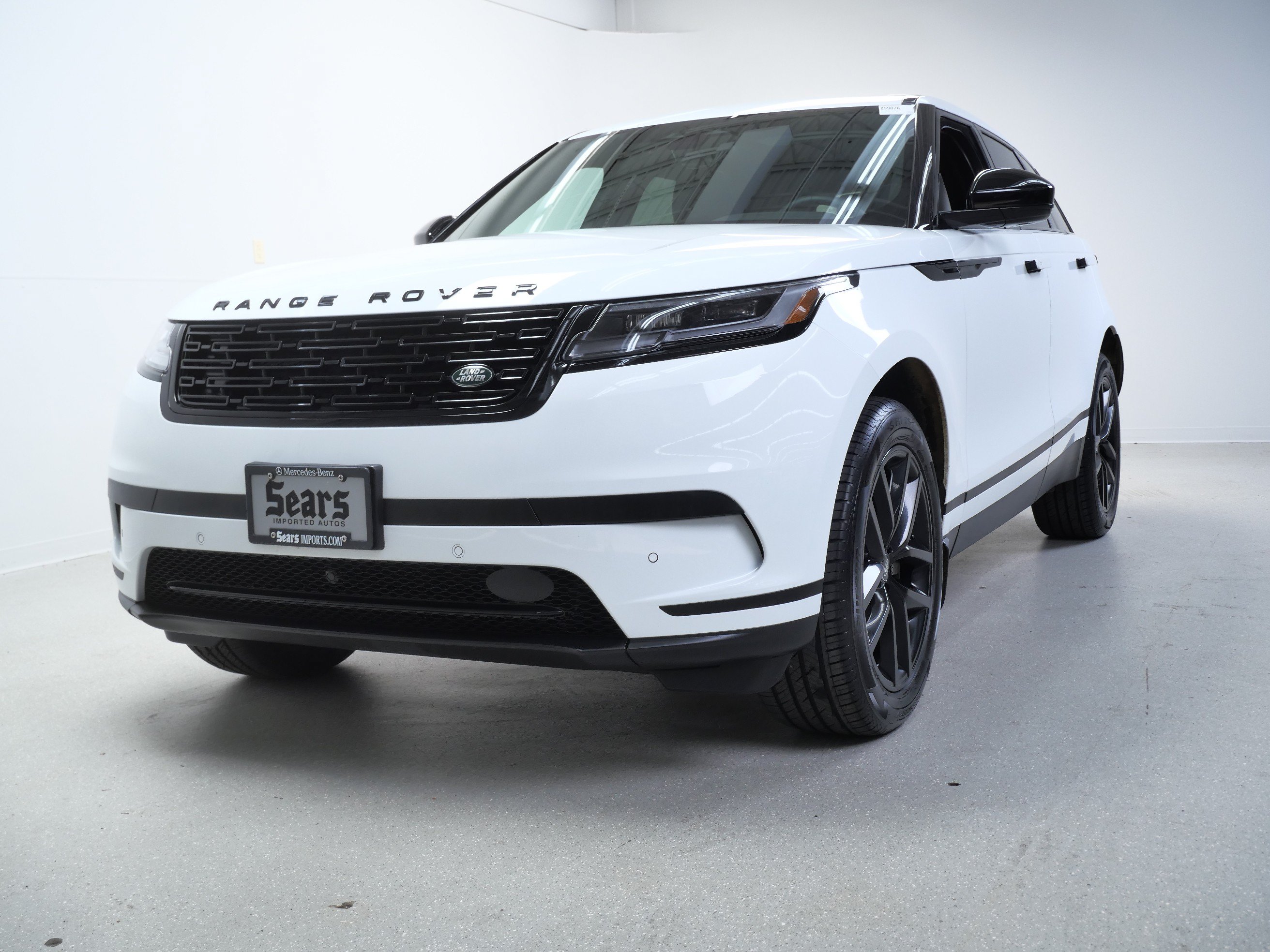 Used 2025 Land Rover Range Rover Velar S AWD/4WD image 12