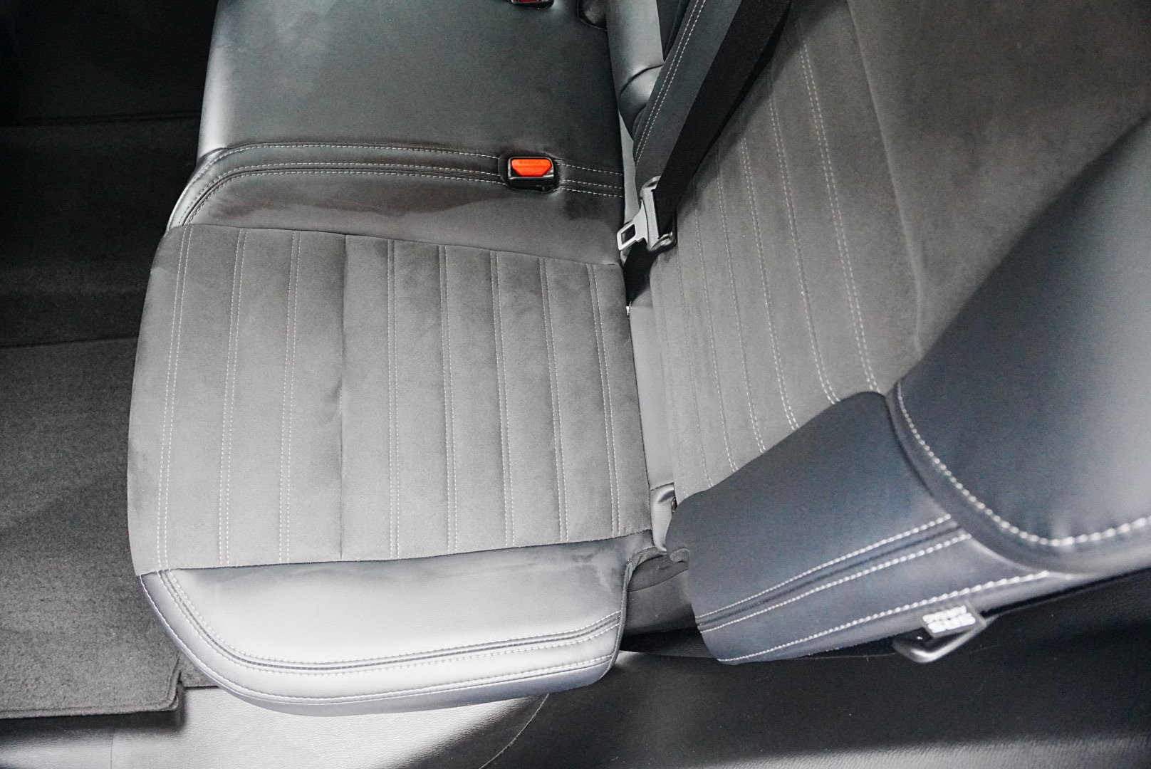 Used 2024 Mitsubishi Outlander SE image 13