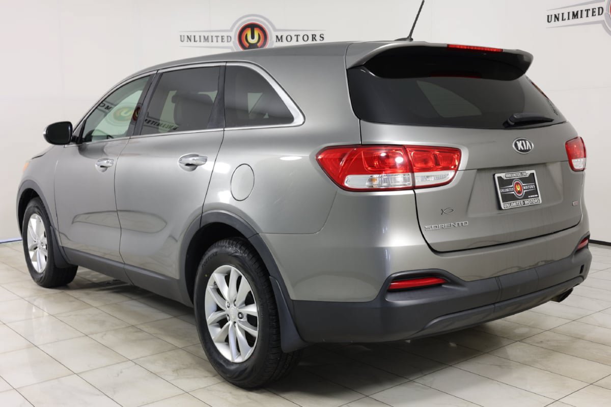Used 2016 Kia Sorento L FWD image 4