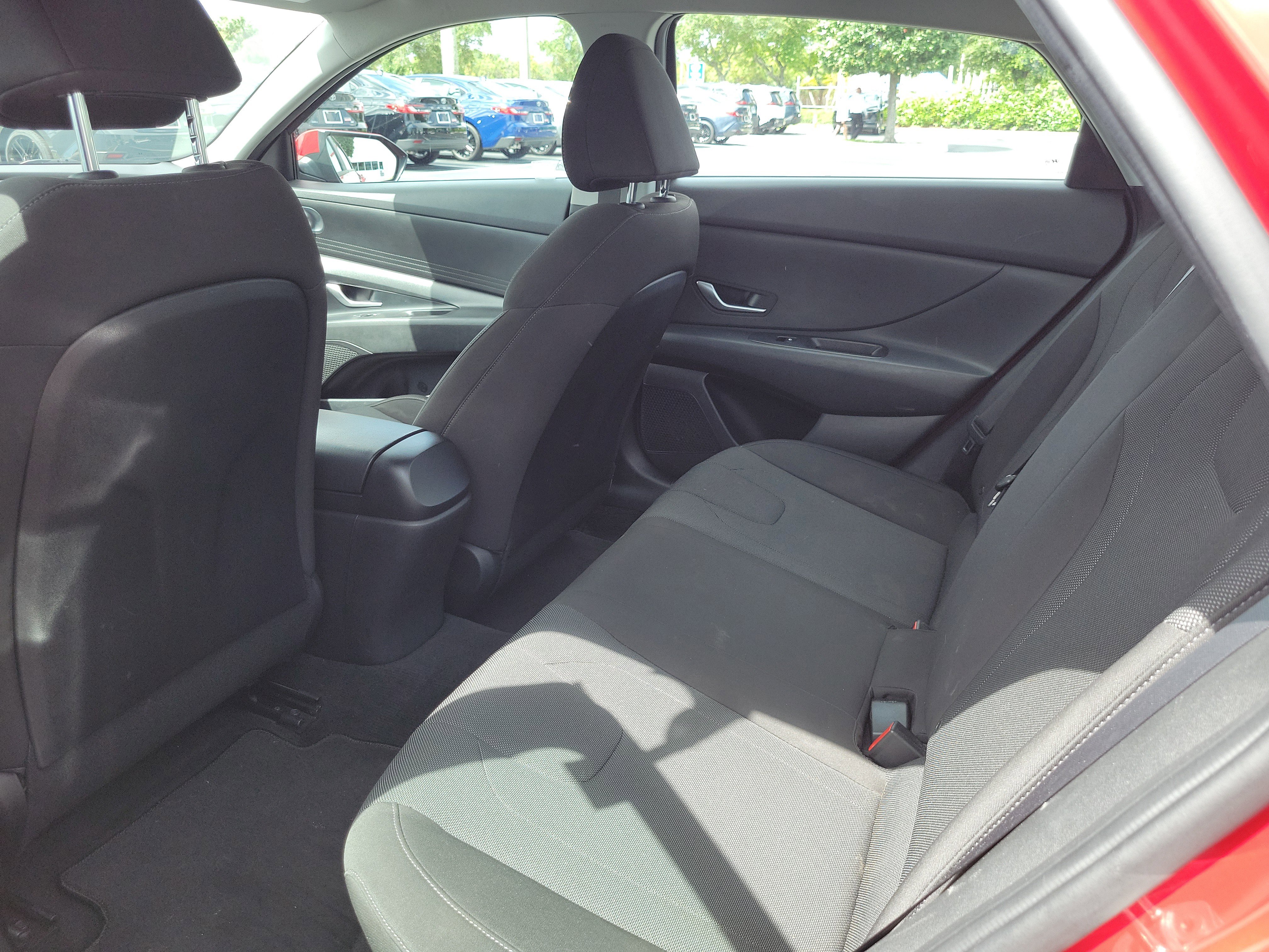 Used 2021 Hyundai Elantra SE w/ Cargo Package FWD image 18