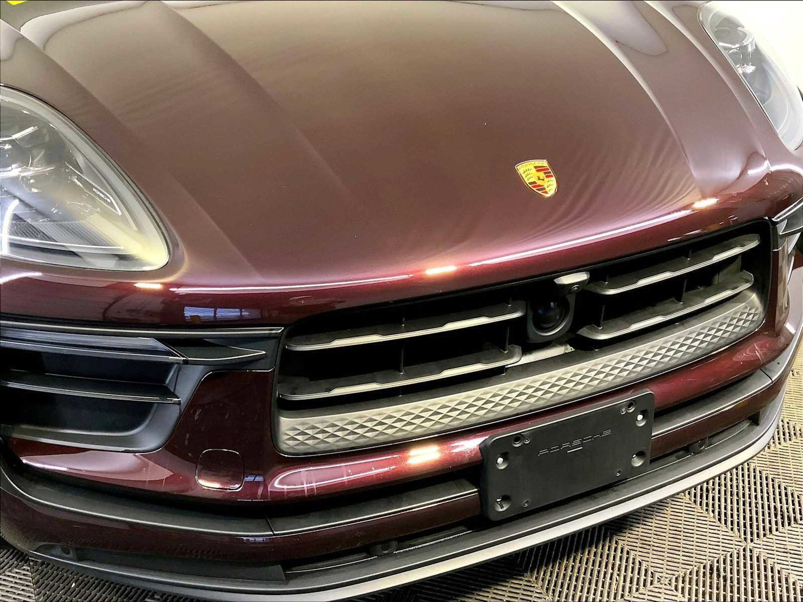 Certified 2025 Porsche Macan image 34