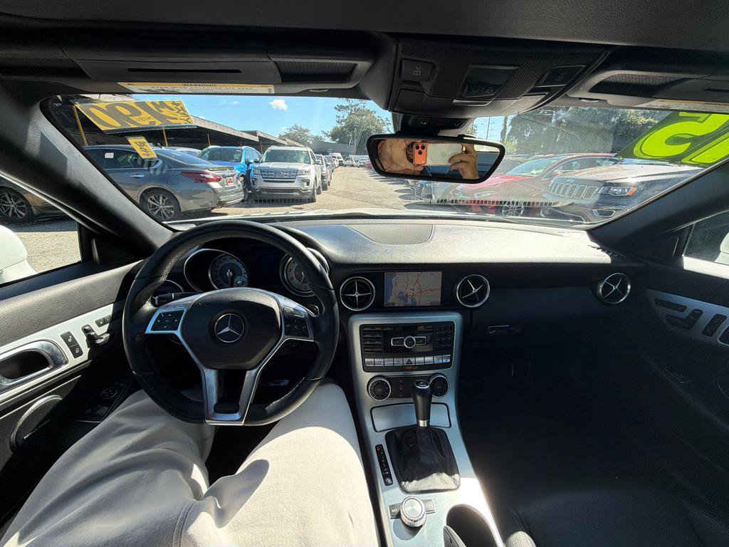 Used 2015 Mercedes-Benz SLK 250 w/ Premium Package image 23