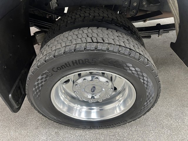 Used 2025 Ford F450 Platinum w/ FX4 Off-Road Package image 19