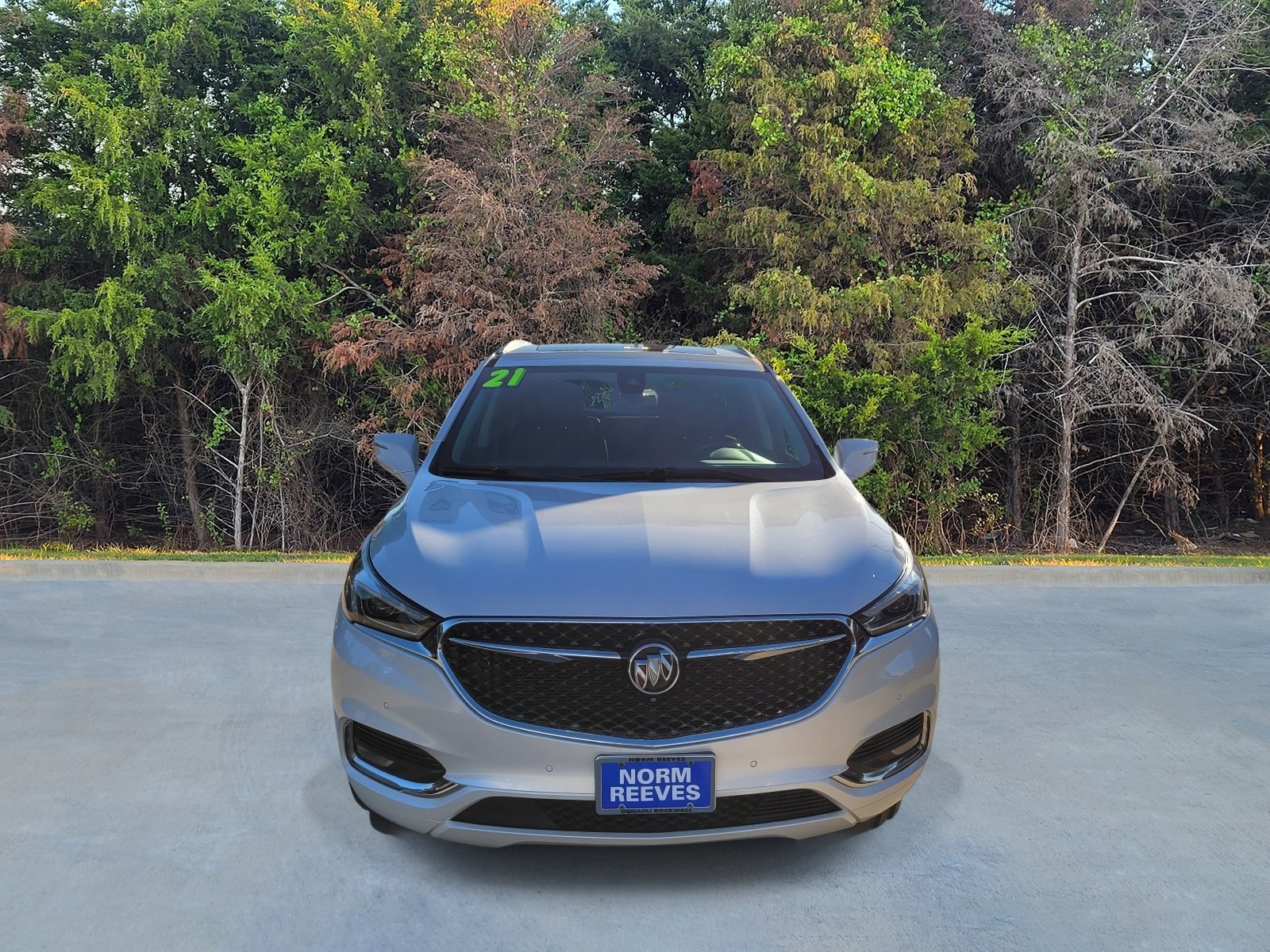 Used 2021 Buick Enclave Avenir w/ Avenir Technology Package FWD image 2