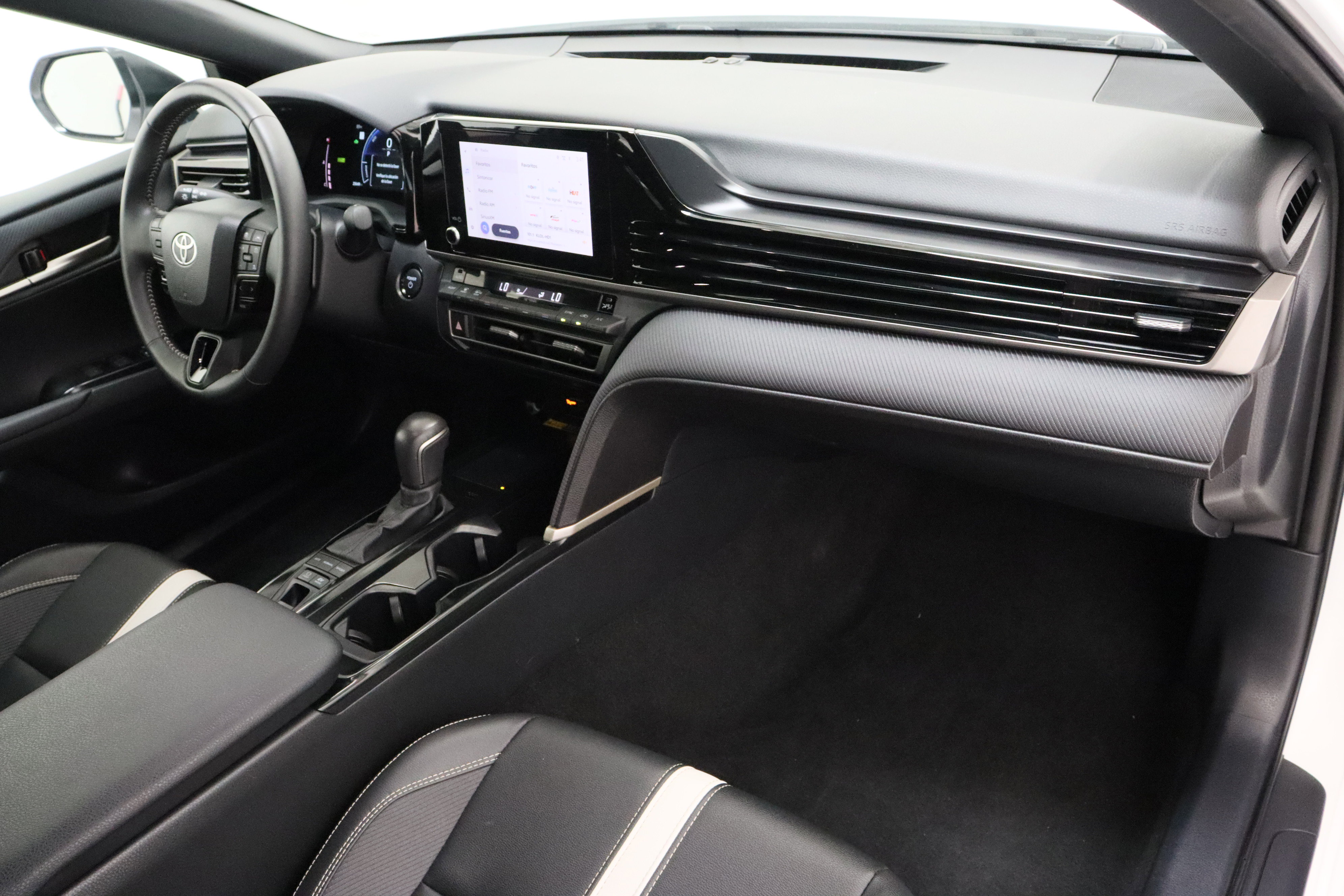Used 2025 Toyota Camry SE FWD image 35