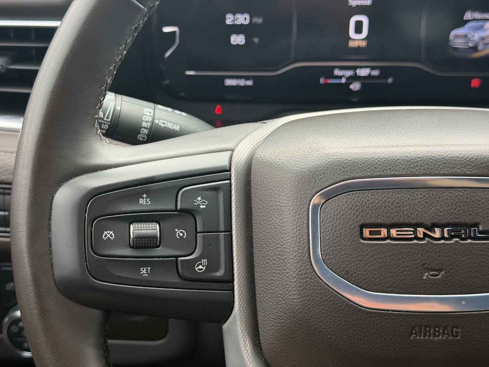 Used 2024 GMC Yukon Denali image 17