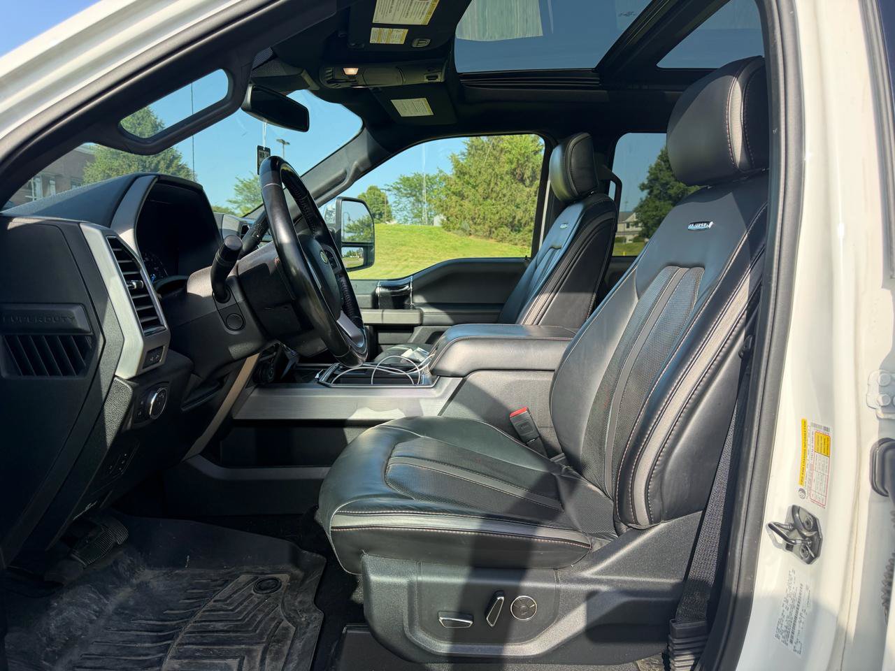 Used 2020 Ford F350 Platinum w/ Tremor Off-Road Package AWD/4WD image 3