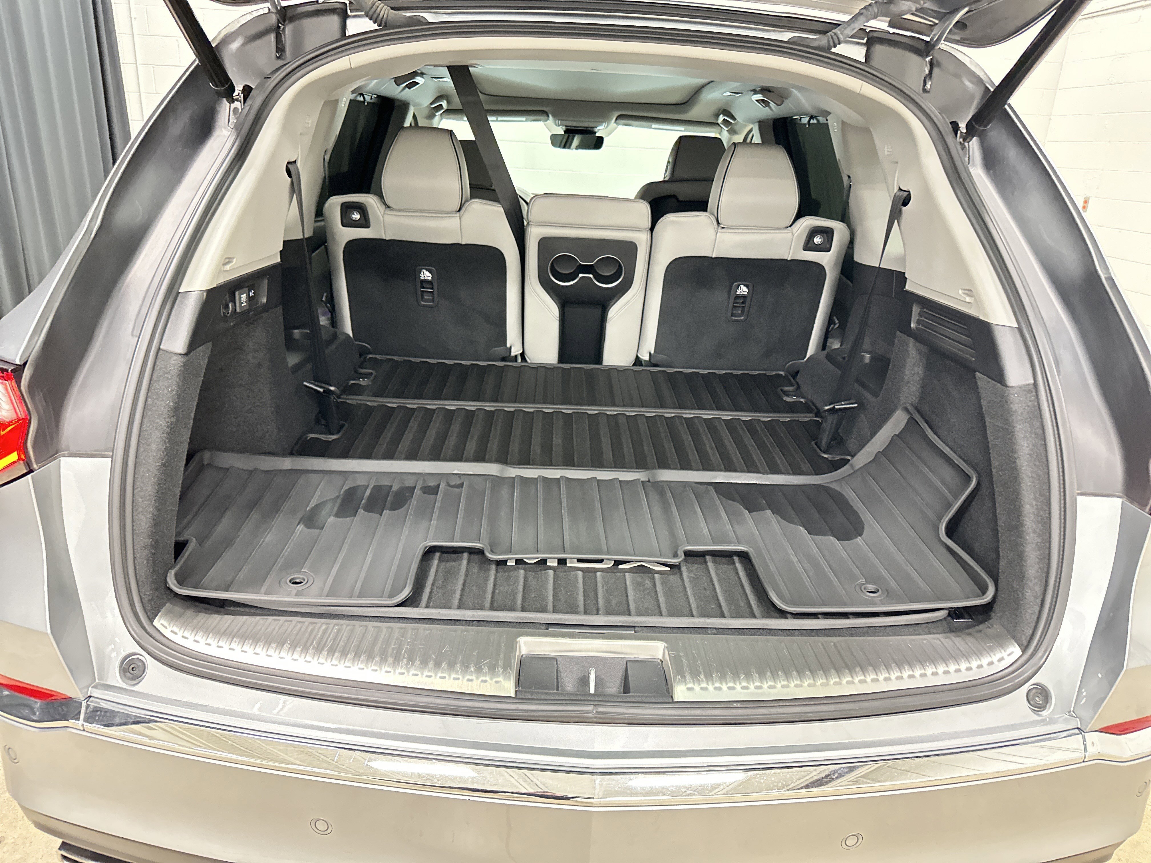 Used 2022 Acura MDX SH-AWD w/ Advance Package image 33