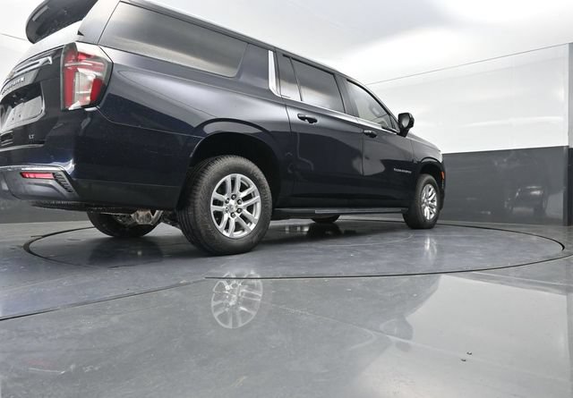 Used 2022 Chevrolet Suburban LT AWD/4WD image 38