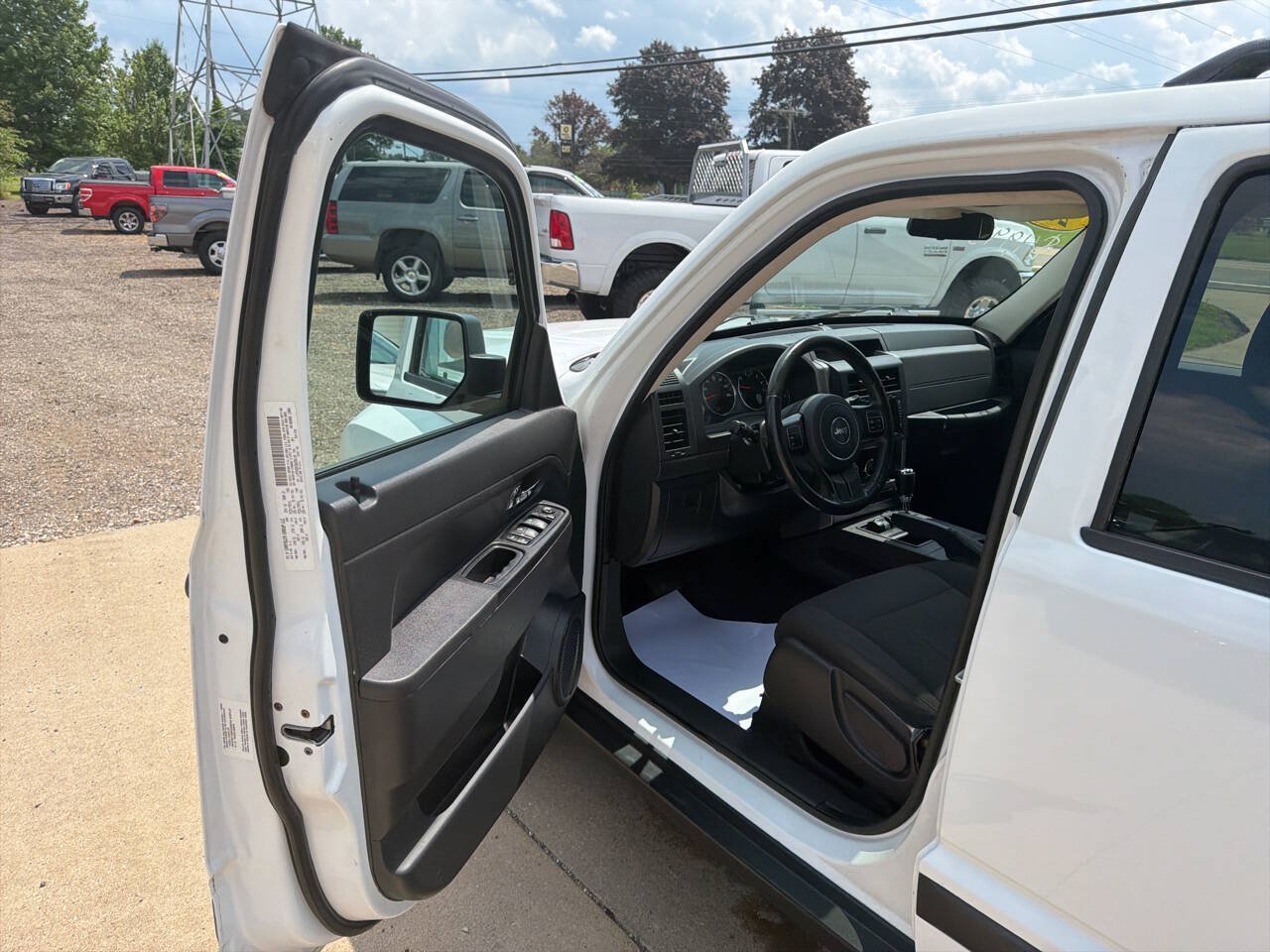 Used 2011 Jeep Liberty Sport w/ Popular Equipment Group AWD/4WD image 11