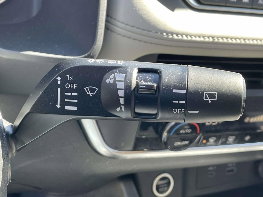 Used 2023 Nissan Rogue SV image 22