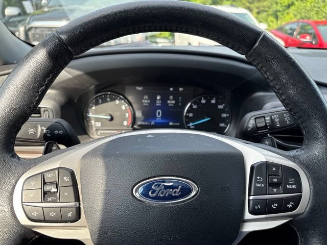 Used 2021 Ford Explorer Limited w/ Equipment Group 301A AWD/4WD image 21