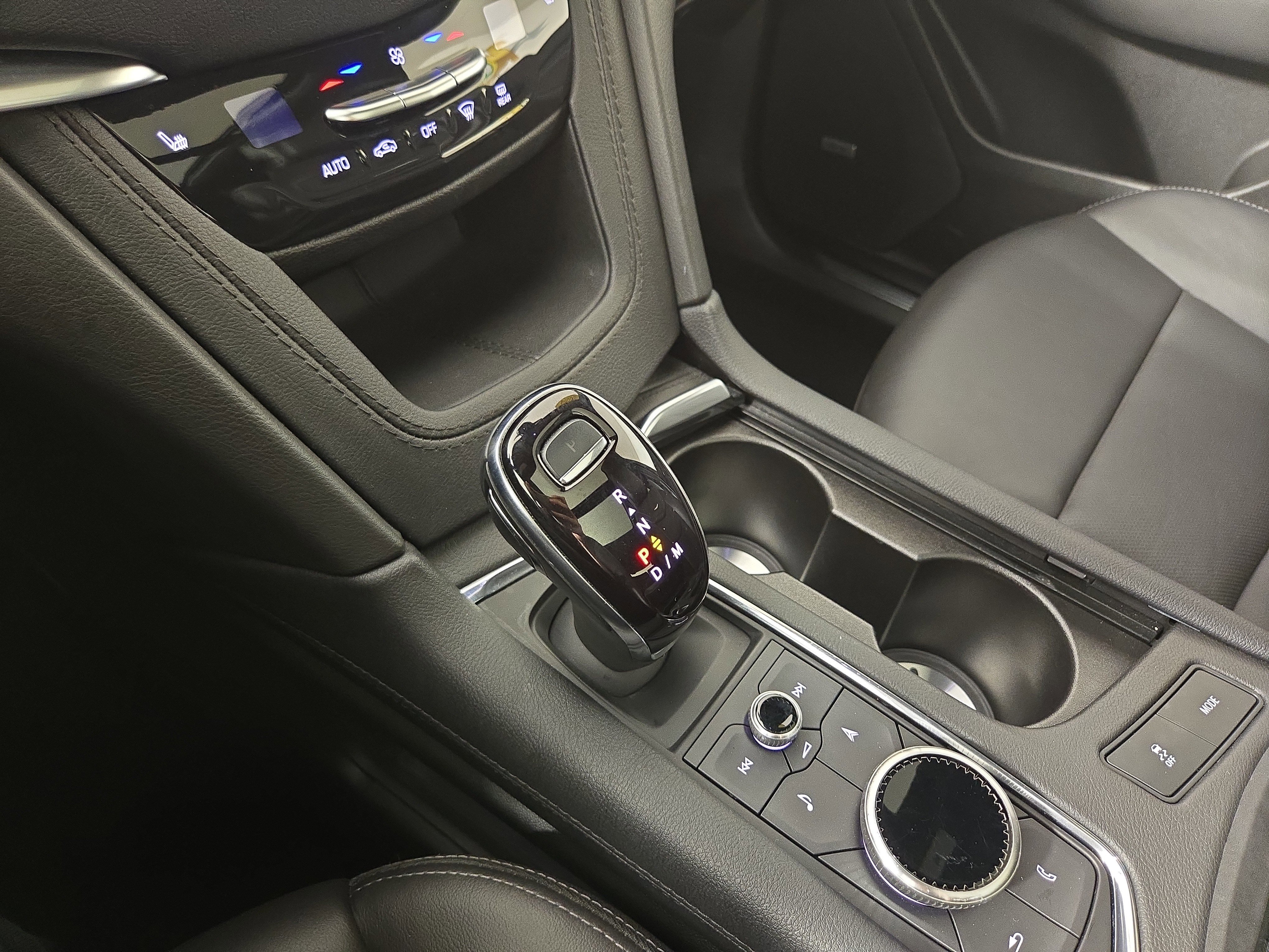 Used 2024 Cadillac XT5 Premium Luxury w/ LPO, Floor Liner Package AWD/4WD image 24