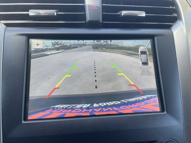 Used 2017 Ford Fusion SE w/ Fusion SE Technology Package FWD image 14