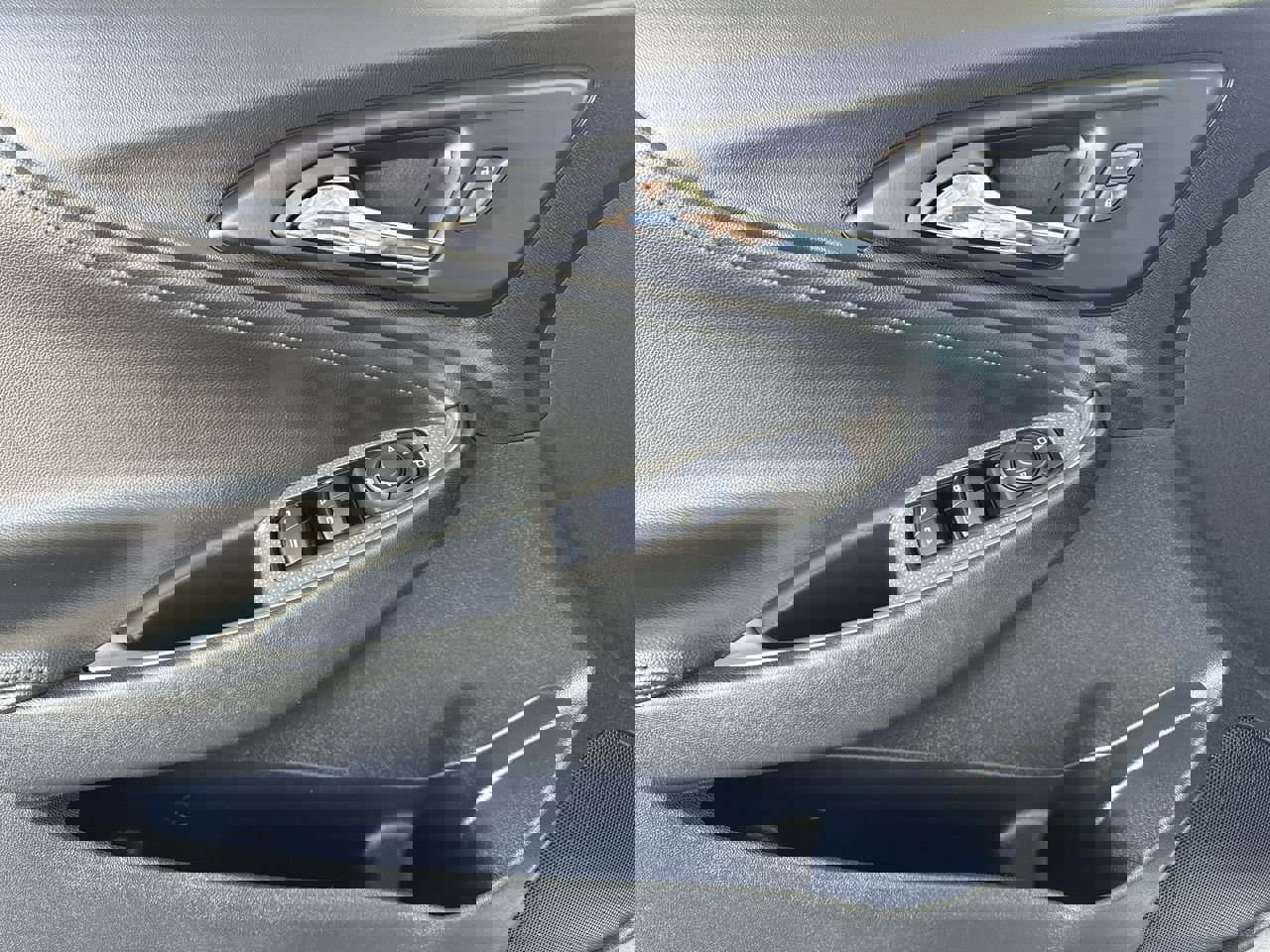 Used 2020 Chevrolet Malibu LT w/ Leather Package image 22