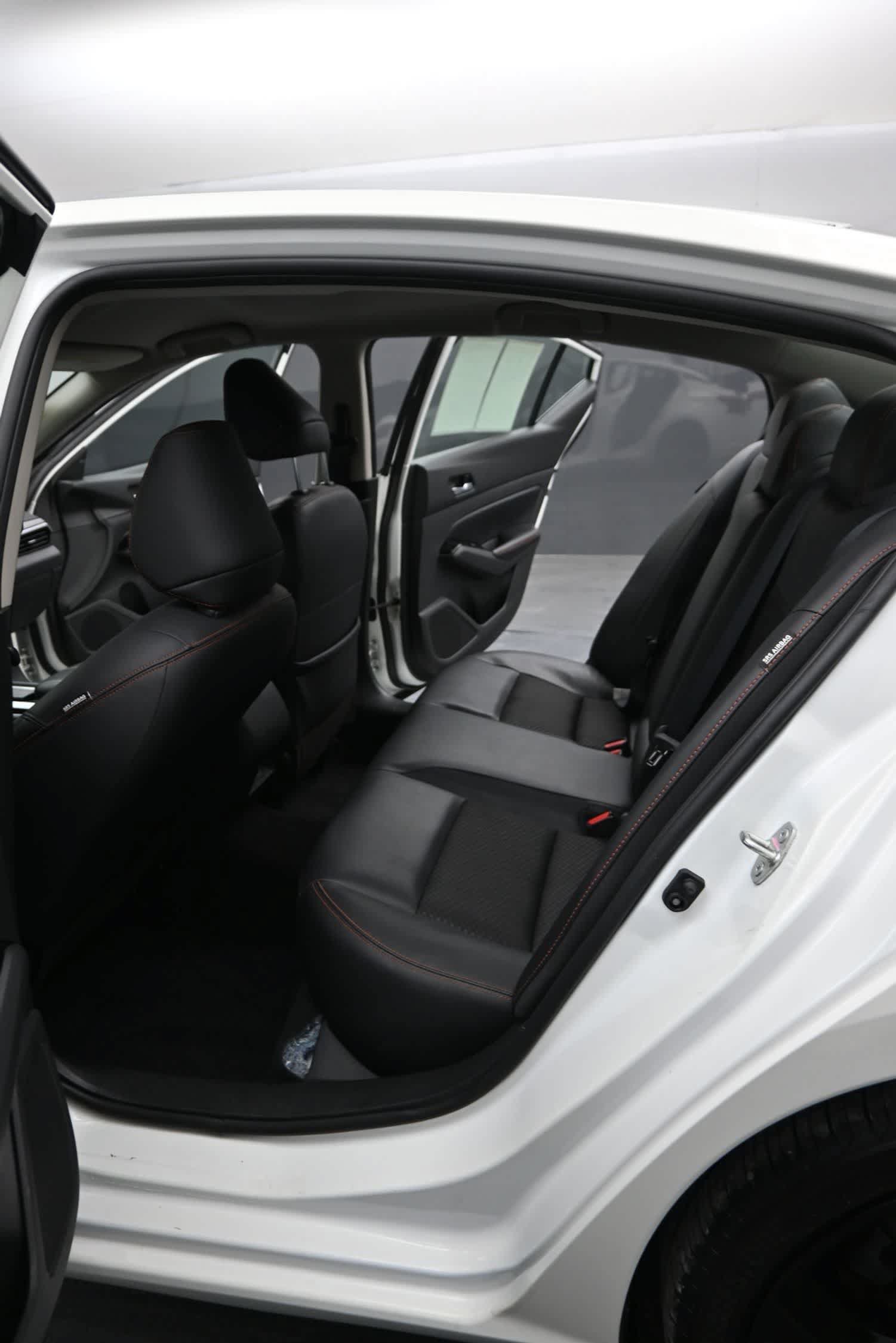 Used 2025 Nissan Altima 2.5 SR FWD image 16