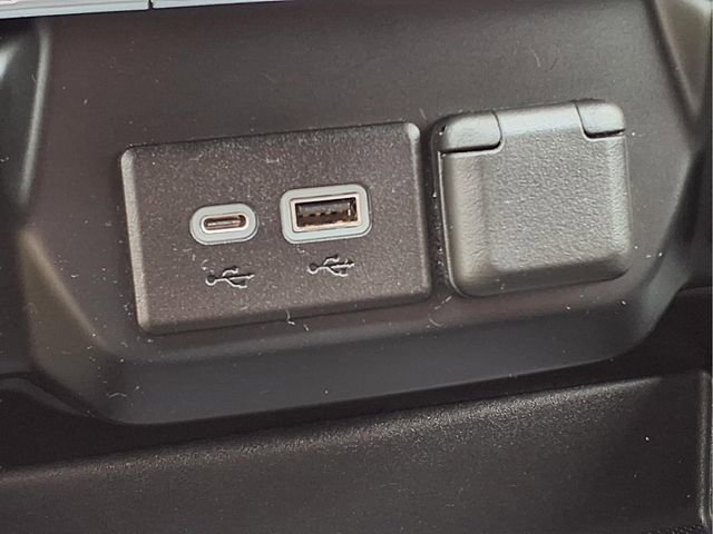 Used 2021 GMC Sierra 2500 AT4 image 16